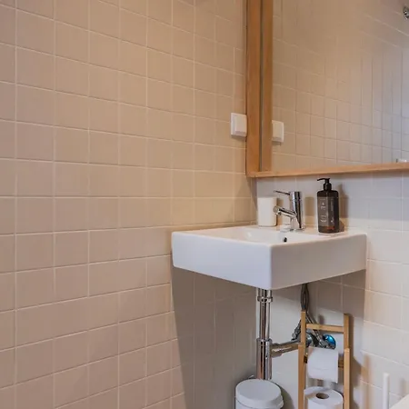 Modern & Hidden By Lovelystay Lisbon