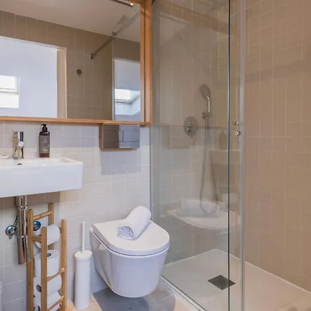 Holiday home Modern & Hidden By Lovelystay