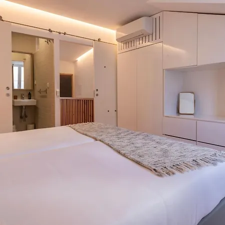 Modern & Hidden By Lovelystay Holiday home *