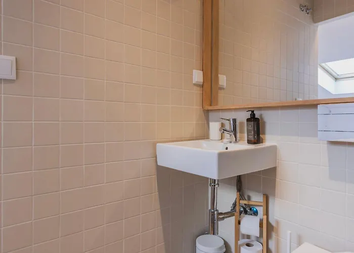 Modern & Hidden By Lovelystay Лиссабон