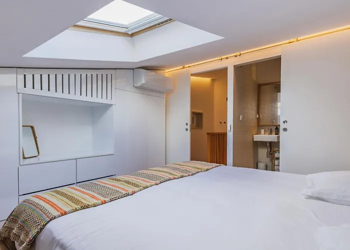 Modern & Hidden By Lovelystay *